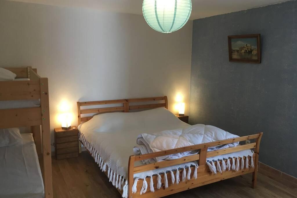 Logement Independant Le Poulailler Proche Guedelon Треньї Екстер'єр фото